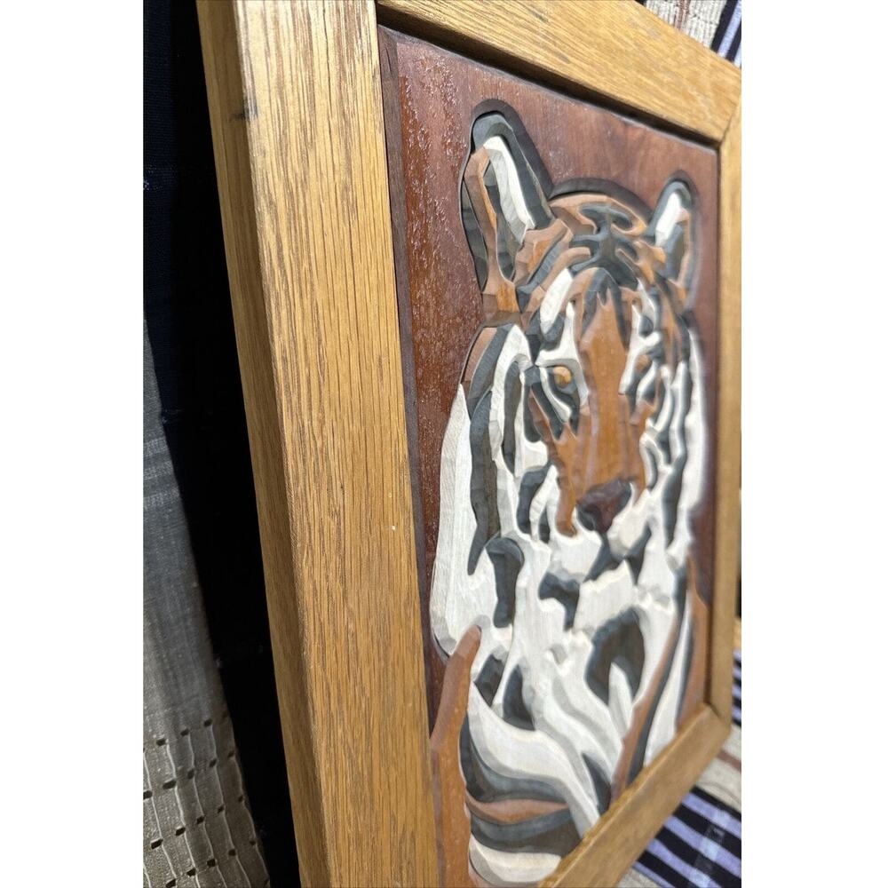 🐅 Vintage Handcrafted 3D Intarsia Tiger Wood Art – Framed & Signed - Picture 5 of 6